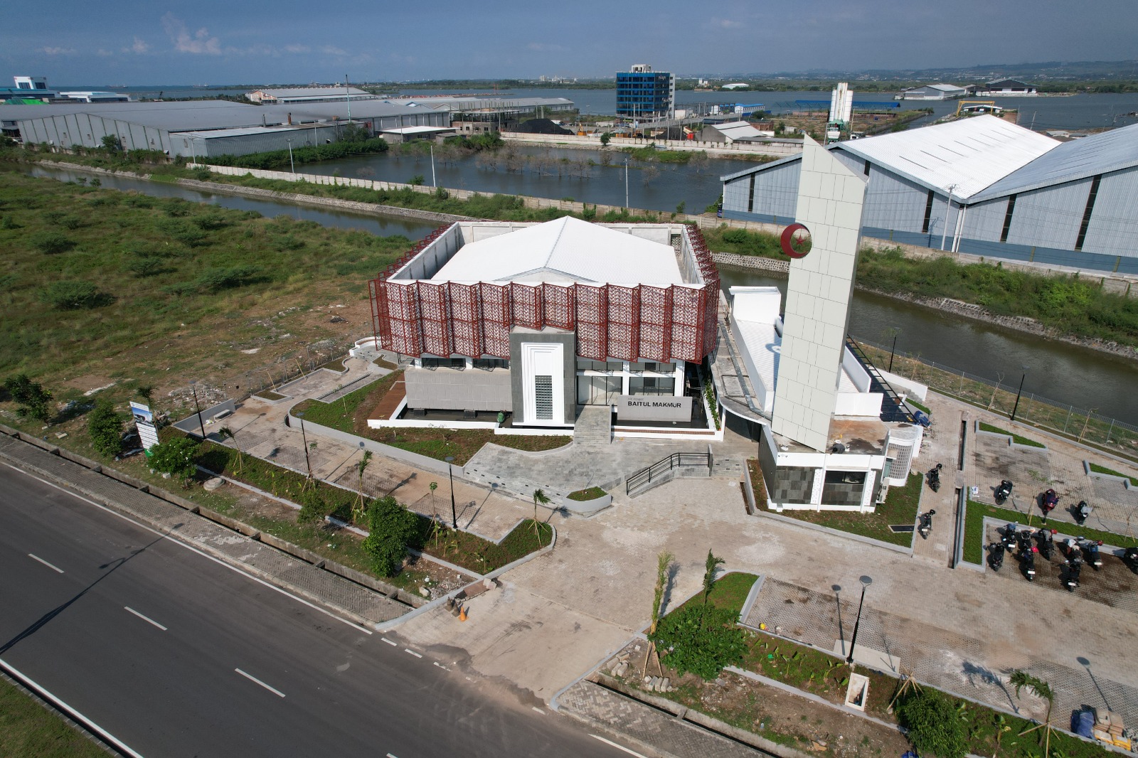 Masjid Baitul Makmur Kawasan Industri Kendal